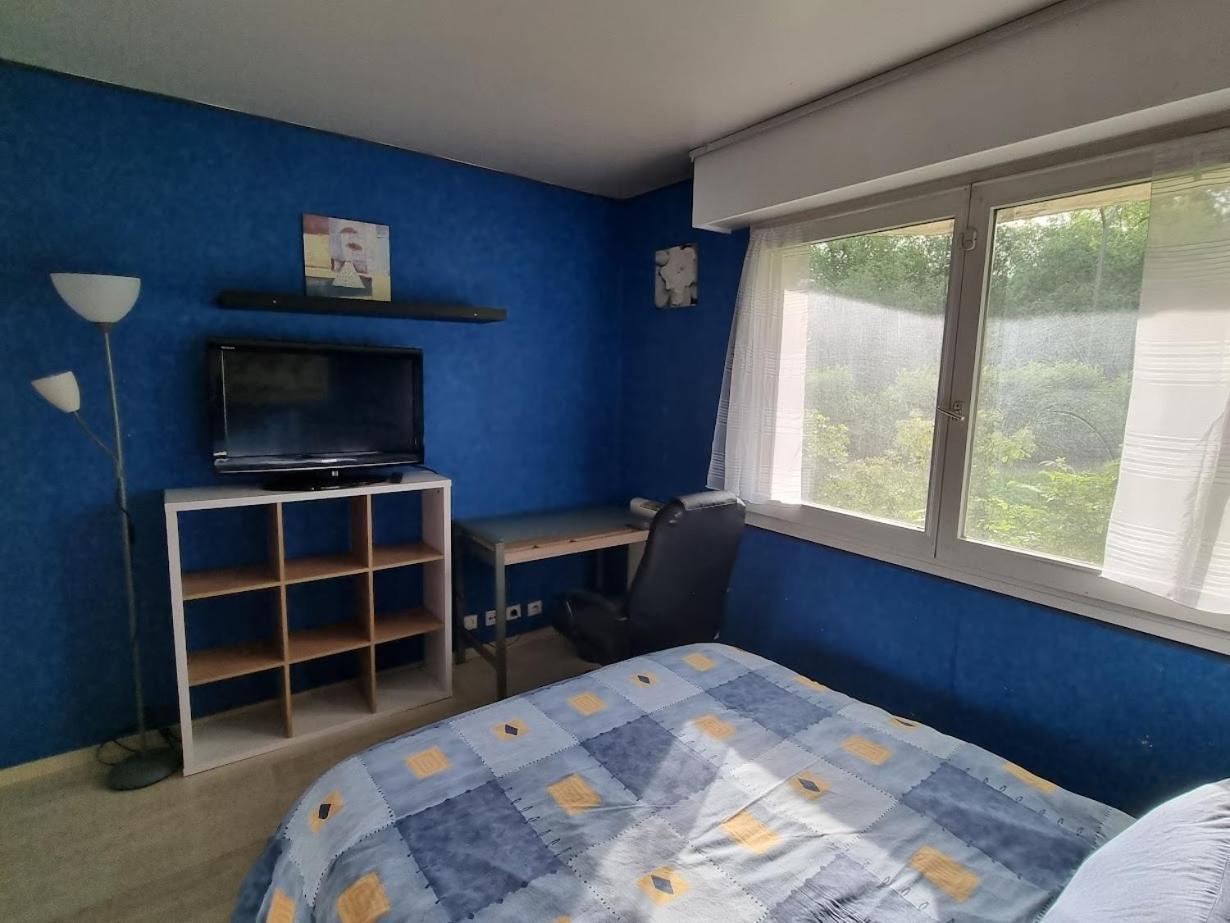 Chambre Avec Sdb Et Toilettes Privatives ロニー＝スー＝ボワ エクステリア 写真