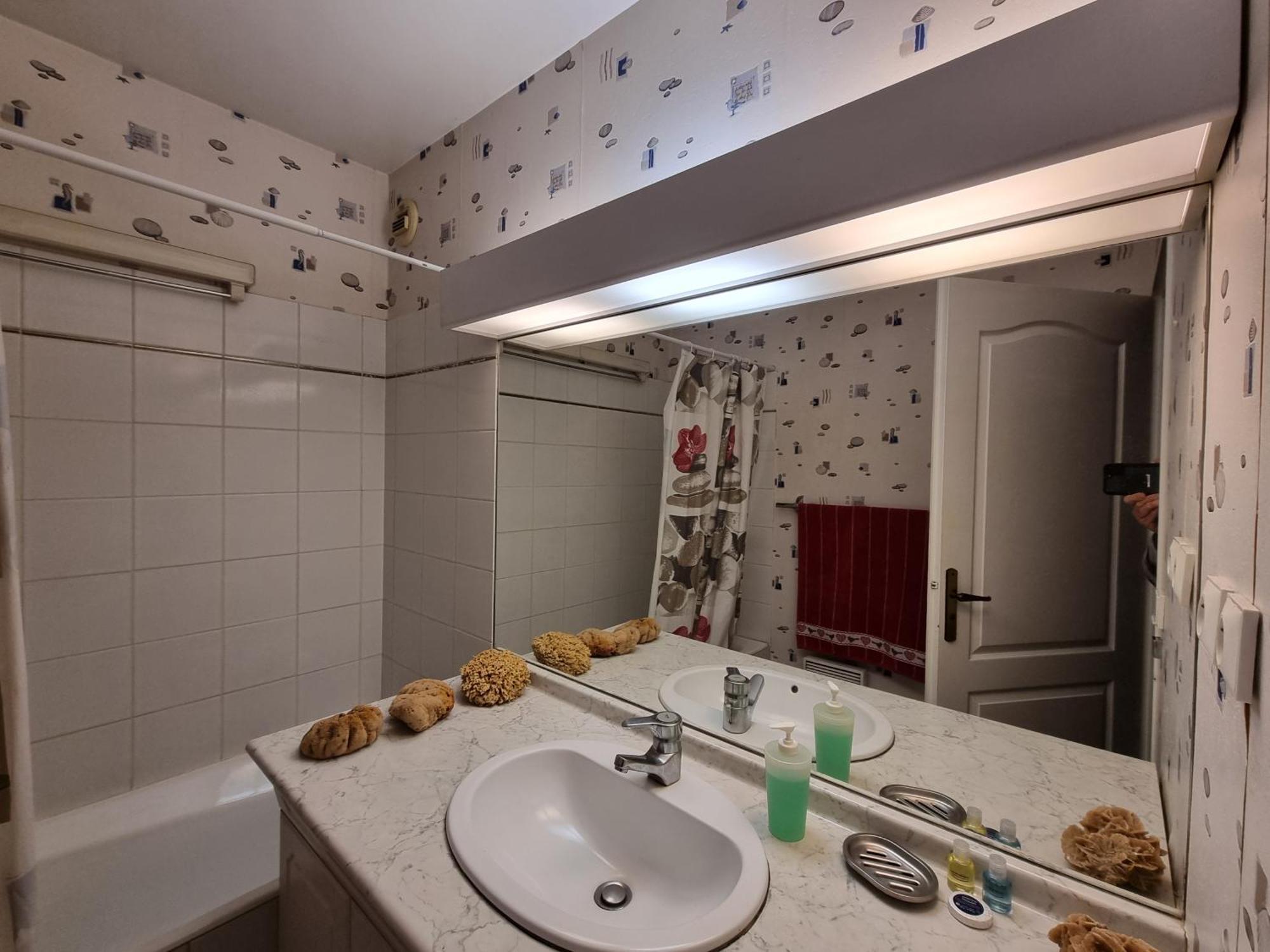 Chambre Avec Sdb Et Toilettes Privatives ロニー＝スー＝ボワ エクステリア 写真